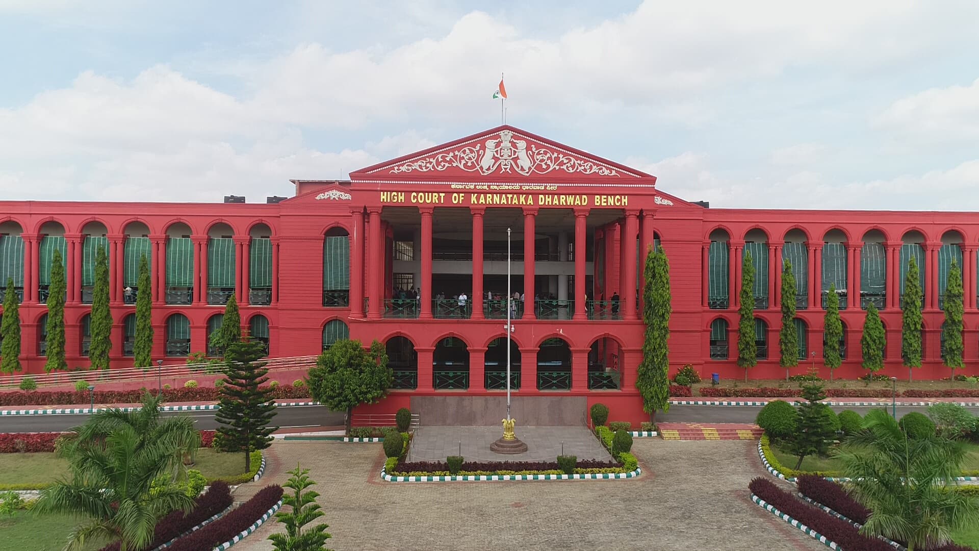 'Earn If You Want to Spend': Karnataka High Court Challenges ₹6 Lakh Maintenance Claim