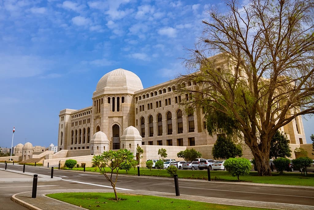 Oman Court Fines Hi Shopping Company, Orders Closure in Money Laundering Case